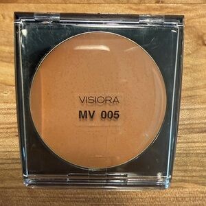 Compact Cream MV 005 – Warm Tan Finish